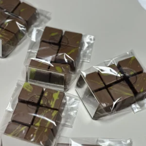 Tableta din Praline cu Kataif si Fistic