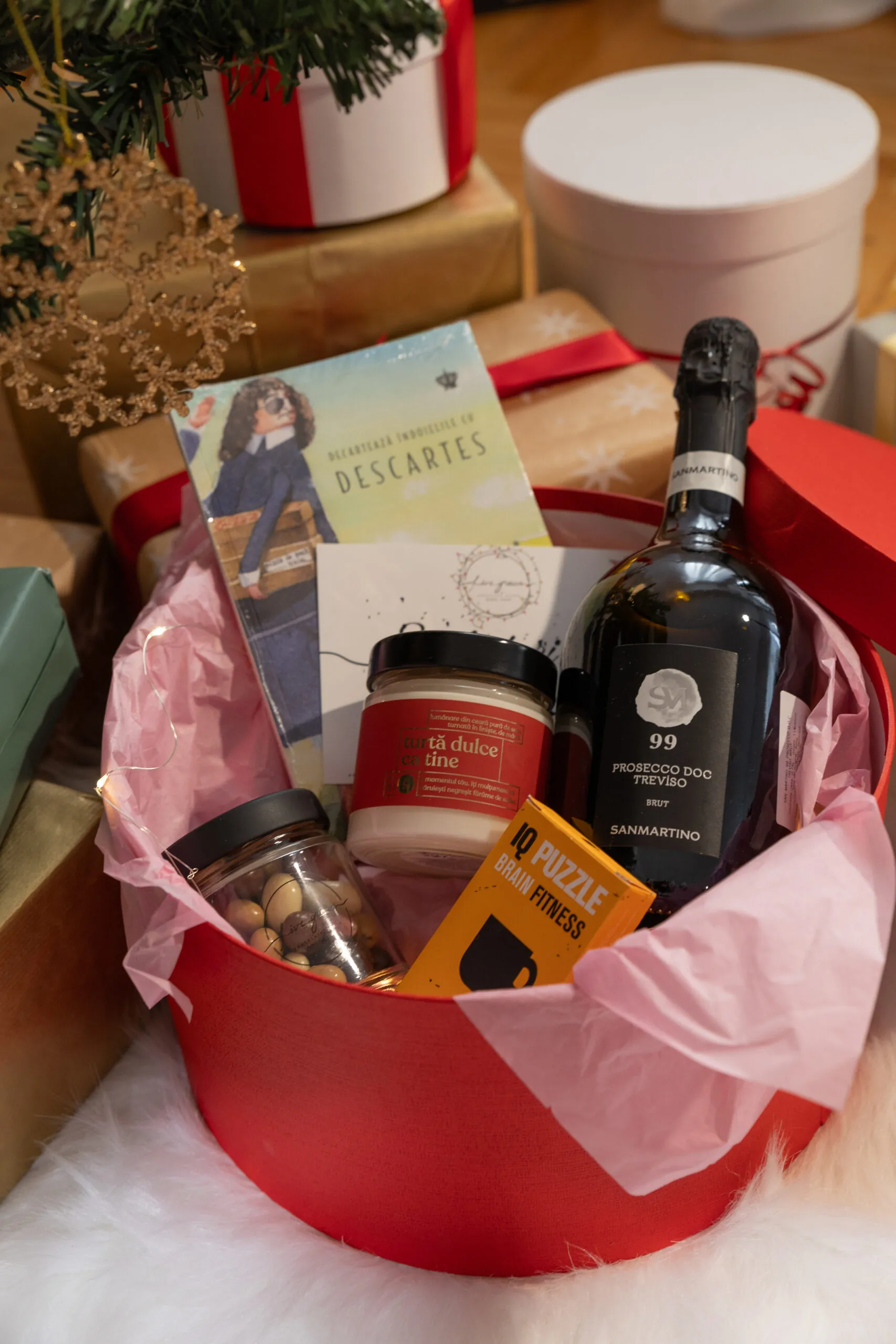 Cutie Cadou Corporate cu prosecco, ciocolată fină și atenții de Crăciun, Five Graces